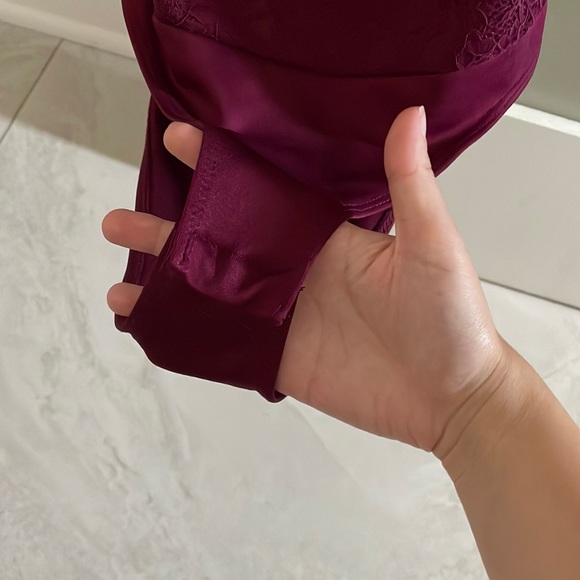 Berry coloured lace body suit - Picture 4 of 4